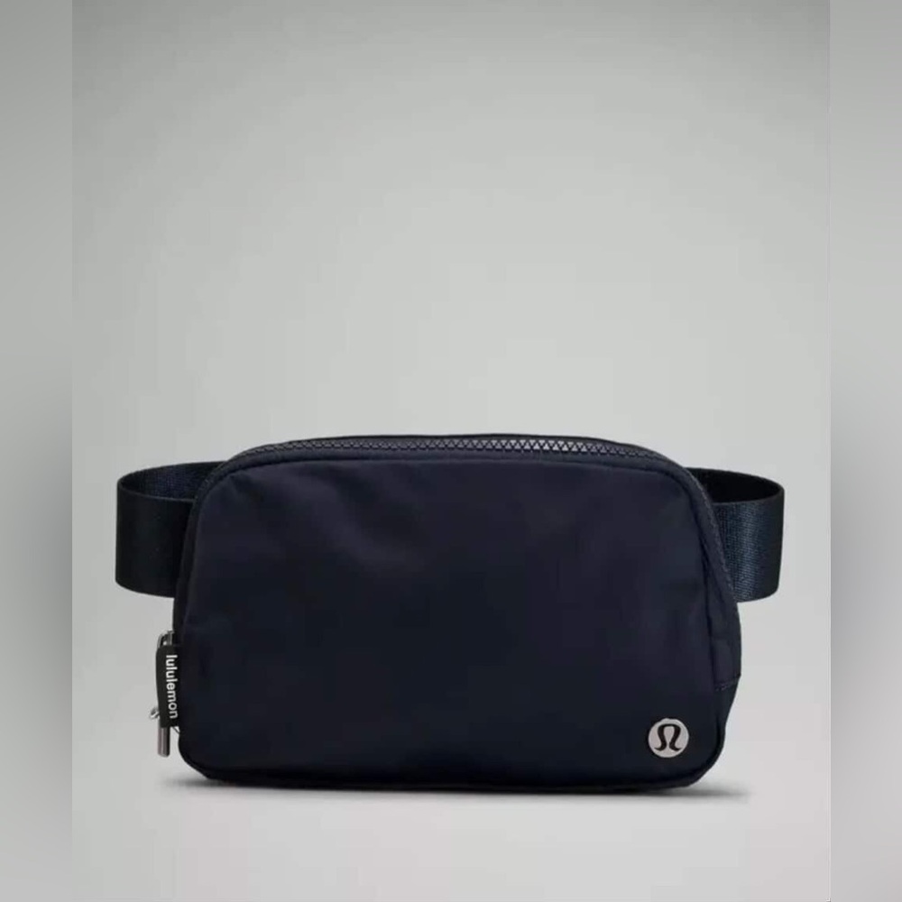 Original Lululemon Everywhere Belt Crossbody Bag 1L Navy Blue Women/Men NWT